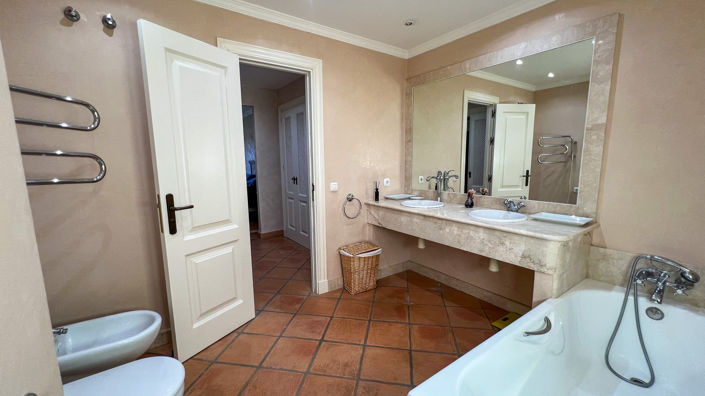 Image No.35-3 Bed Townhouse for sale