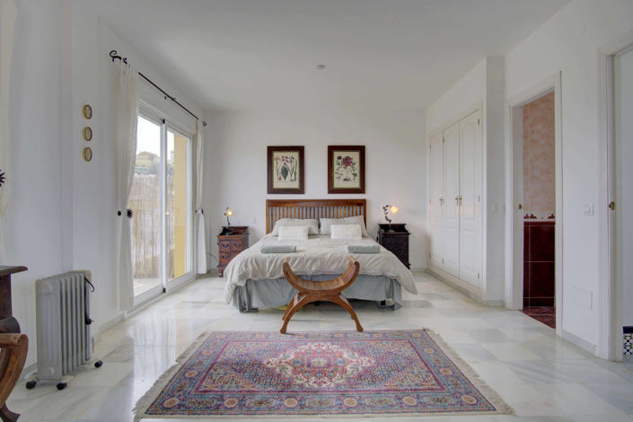 Image No.13-4 Bed House for sale