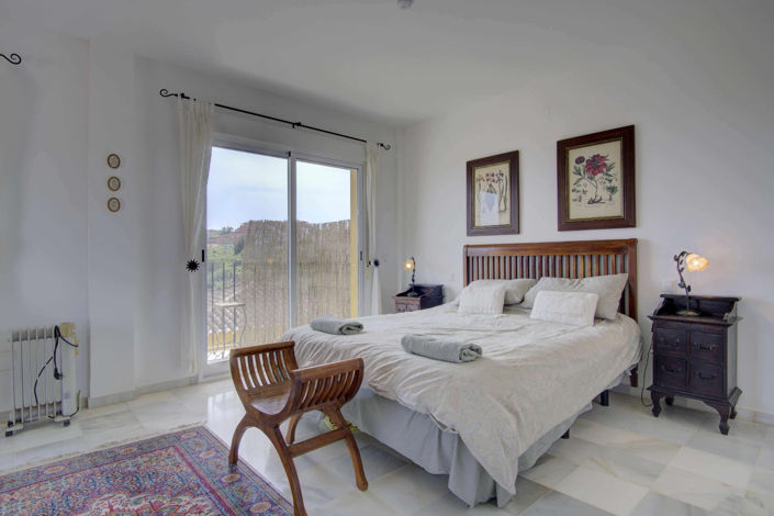 Image No.14-4 Bed House for sale