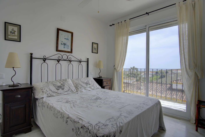 Image No.15-4 Bed House for sale