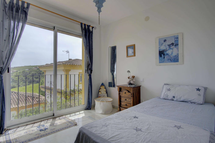 Image No.17-4 Bed House for sale