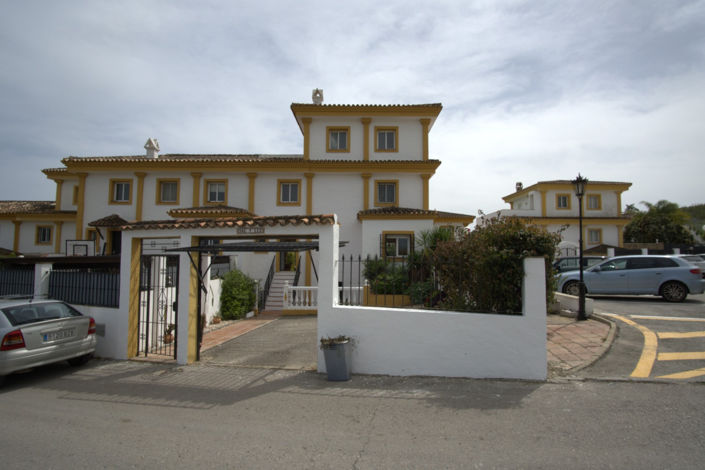 Image No.30-4 Bed House for sale