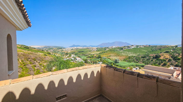 Image No.19-4 Bed House for sale