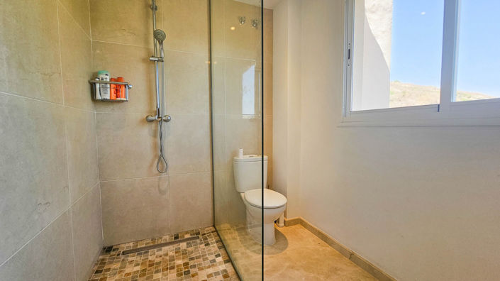 Image No.27-4 Bed House for sale