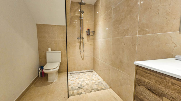 Image No.33-4 Bed House for sale