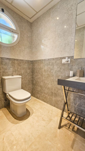 Image No.50-4 Bed House for sale