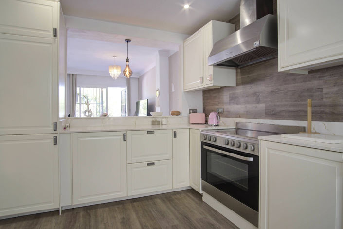 Image No.9-4 Bed Townhouse for sale