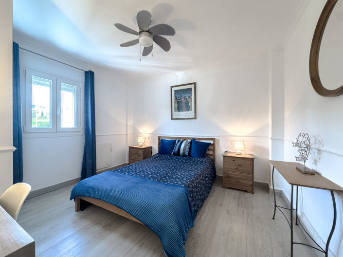 Image No.10-2 Bed Property for sale