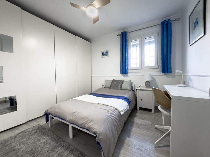 Image No.13-2 Bed Property for sale