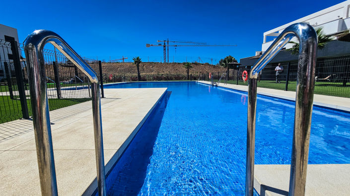 Image No.12-3 Bed Property for sale