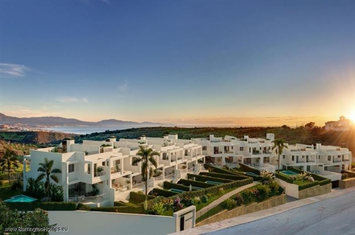 Image No.5-3 Bed Property for sale