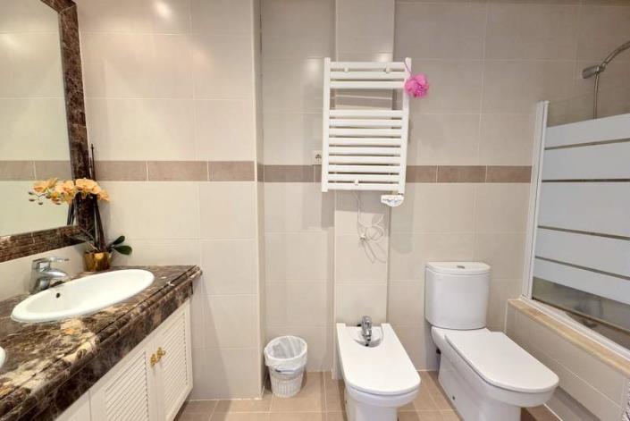 Image No.18-3 Bed Townhouse for sale