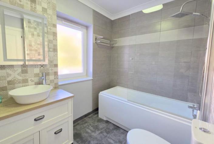 Image No.18-3 Bed House for sale