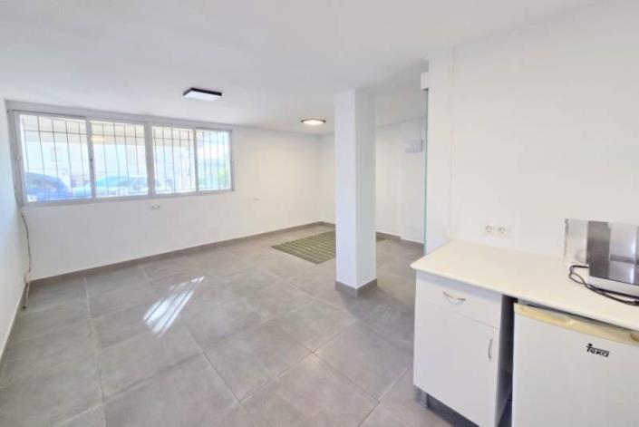 Image No.7-Studio for sale