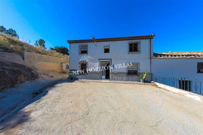 Image No.1-6 Bed Property for sale