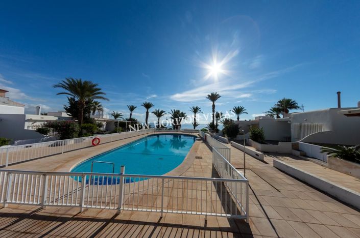 Image No.1-4 Bed Property for sale