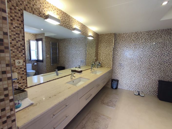 Image No.39-4 Bed Villa for sale