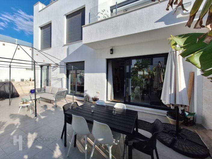 Image No.33-3 Bed Apartment for sale