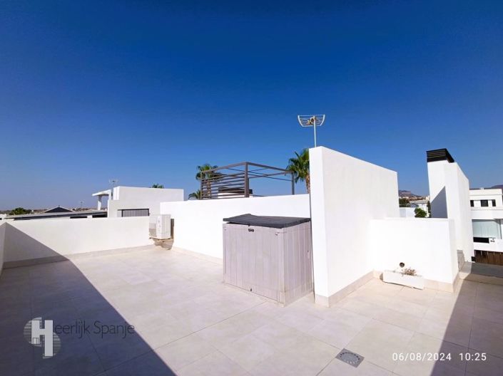 Image No.24-3 Bed Apartment for sale