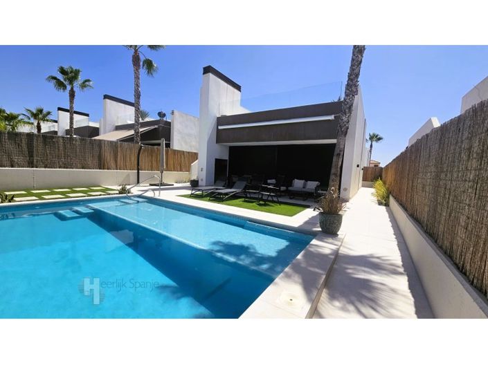 Image No.10-3 Bed Apartment for sale