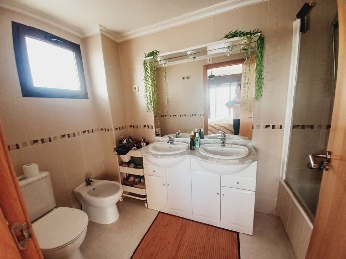 Image No.25-3 Bed Apartment for sale