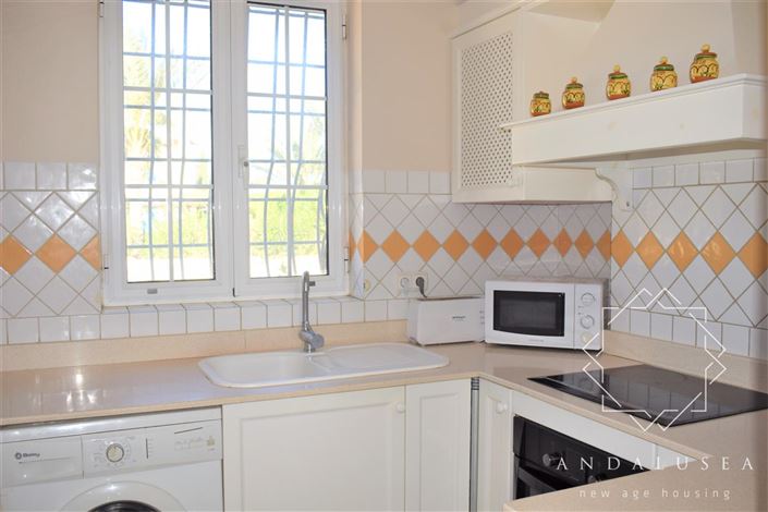 Image No.15-4 Bed Property for sale