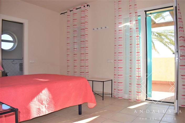 Image No.17-4 Bed Property for sale