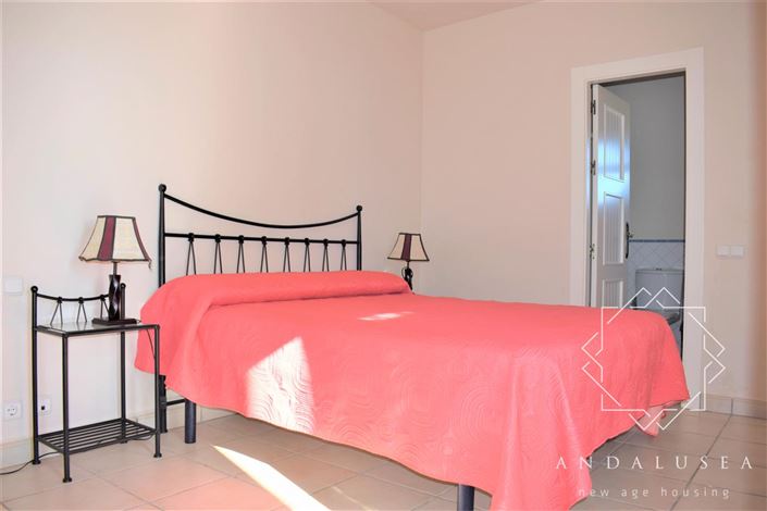 Image No.22-4 Bed Property for sale