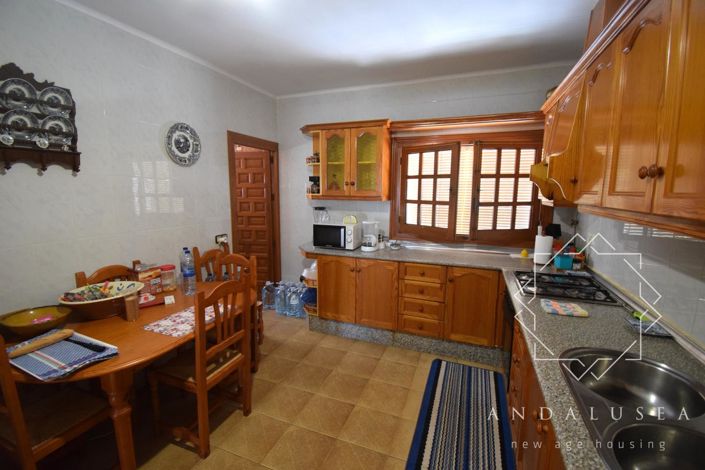 Image No.16-3 Bed Property for sale