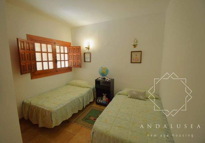 Image No.25-3 Bed Property for sale