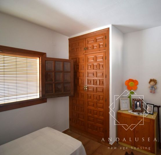 Image No.30-3 Bed Property for sale