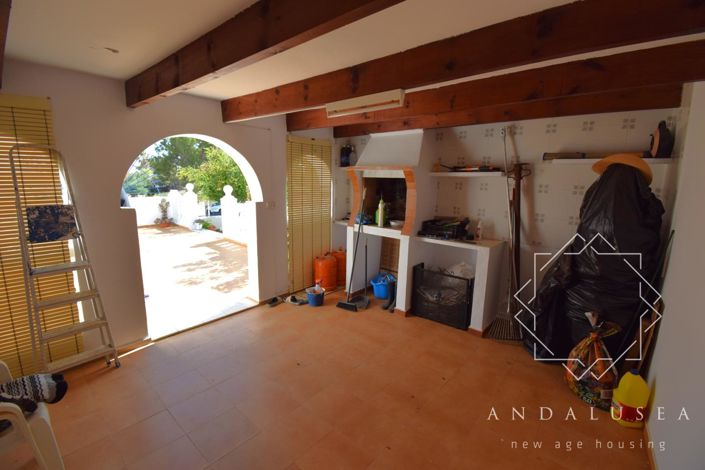 Image No.37-3 Bed Property for sale