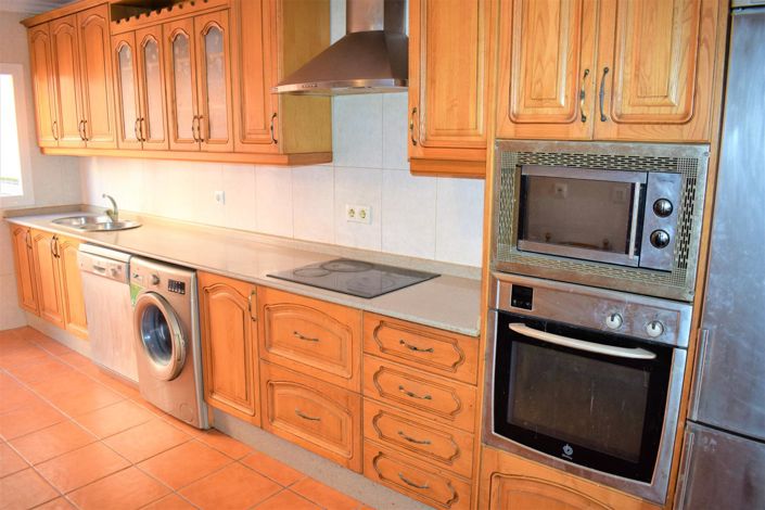 Image No.13-6 Bed Property for sale