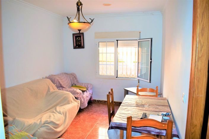 Image No.18-6 Bed Property for sale