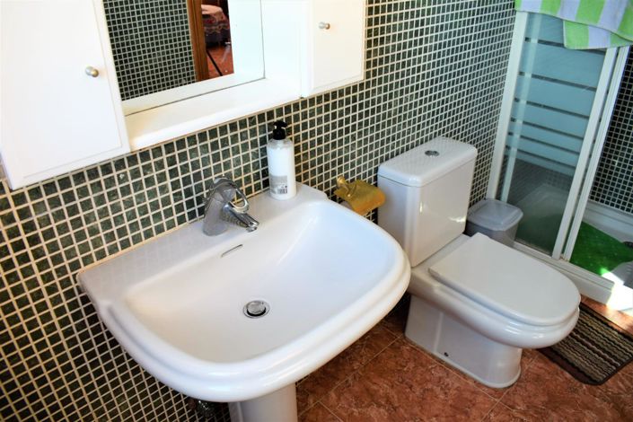 Image No.34-6 Bed Property for sale