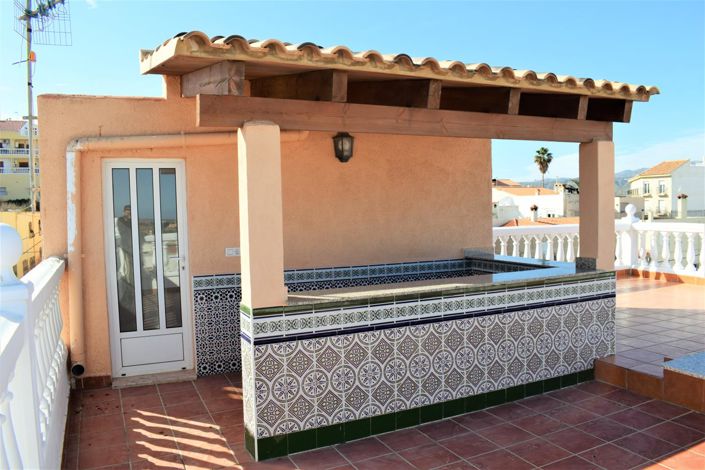 Image No.41-6 Bed Property for sale