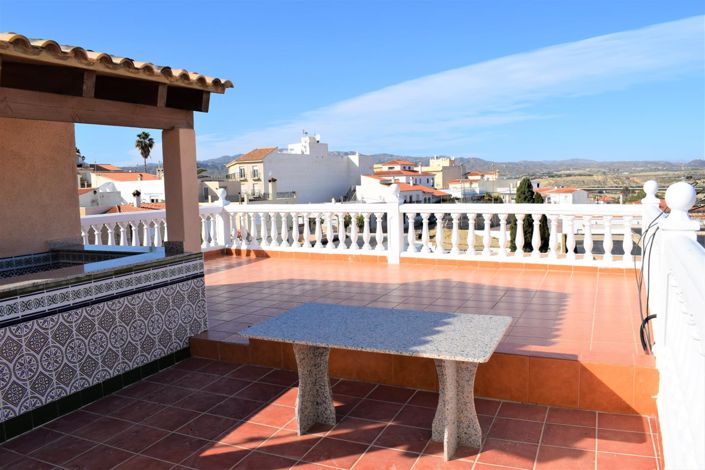 Image No.42-6 Bed Property for sale