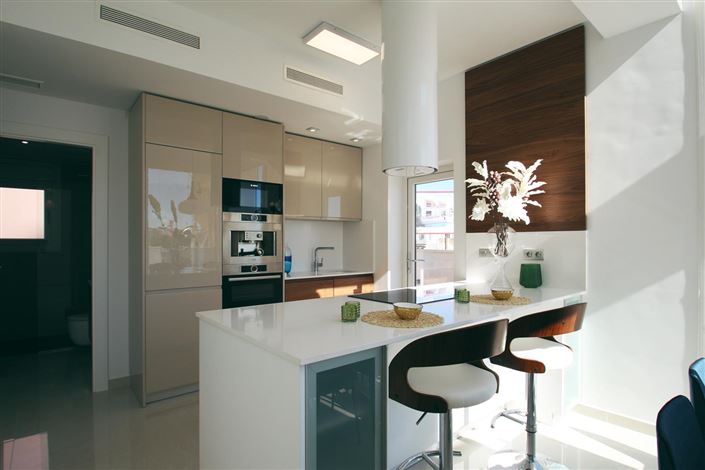 Image No.15-3 Bed Property for sale