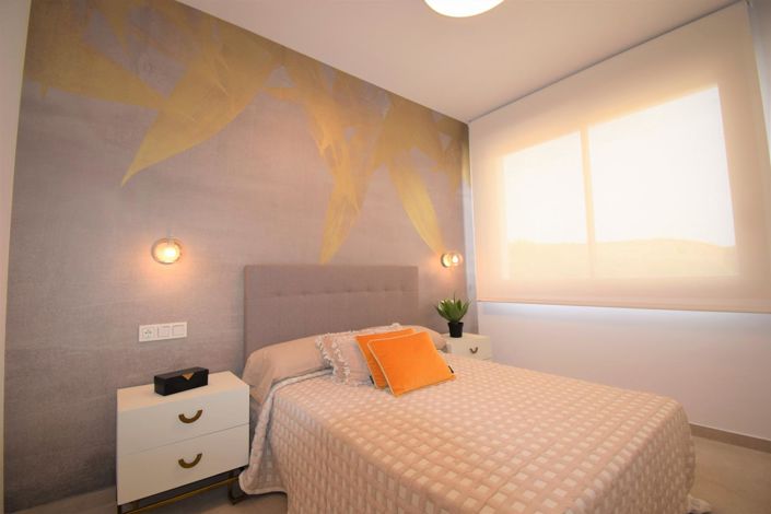 Image No.25-3 Bed Property for sale