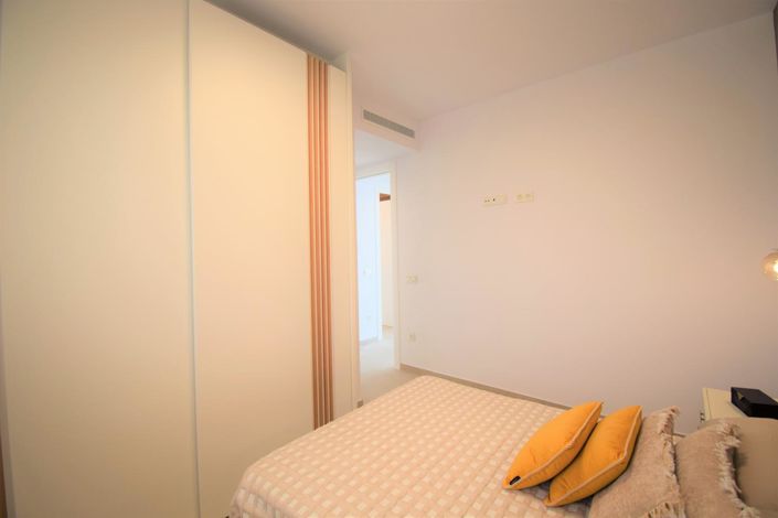 Image No.27-3 Bed Property for sale