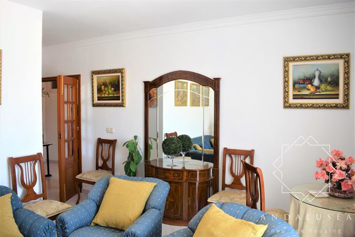 Image No.12-4 Bed Property for sale