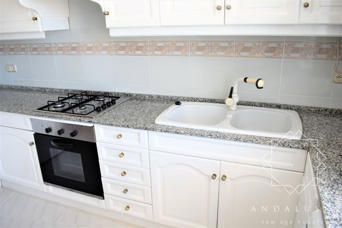 Image No.17-4 Bed Property for sale