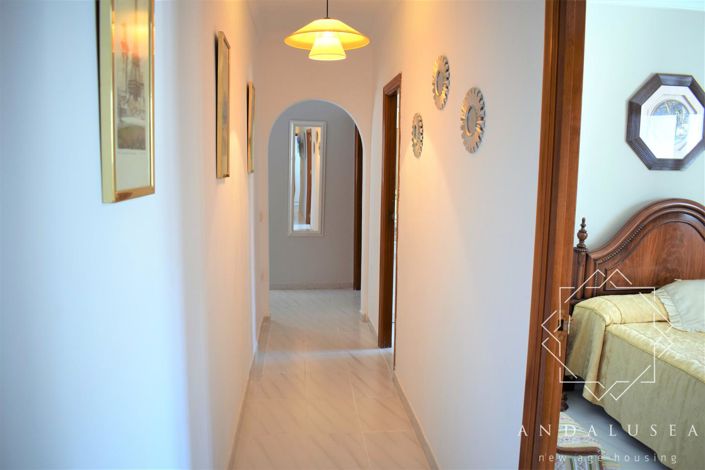 Image No.19-4 Bed Property for sale