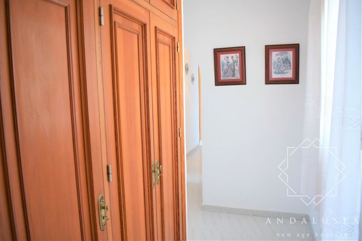 Image No.26-4 Bed Property for sale