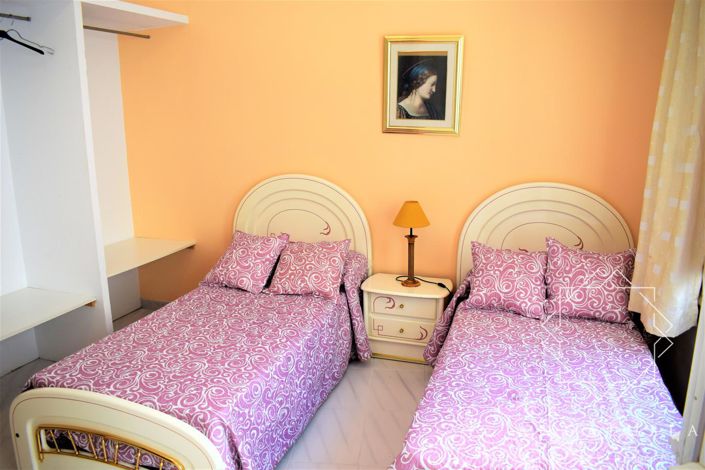 Image No.27-4 Bed Property for sale