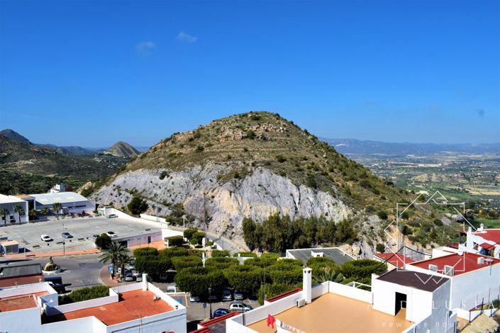 Image No.4-4 Bed Property for sale