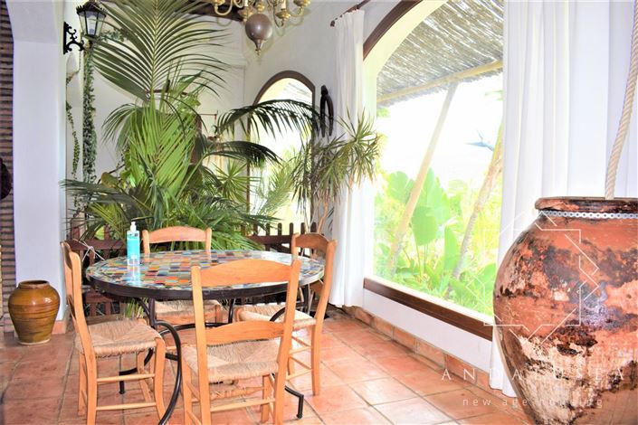 Image No.13-5 Bed Property for sale