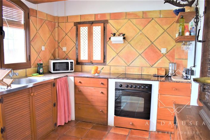 Image No.15-5 Bed Property for sale