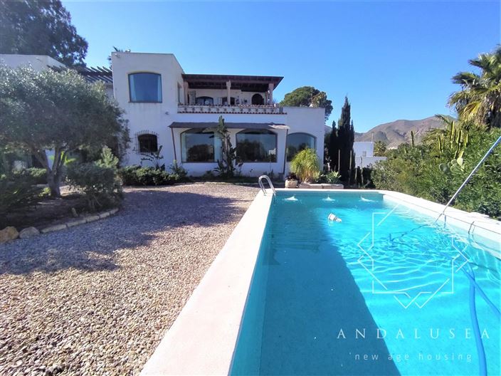 Image No.4-5 Bed Property for sale