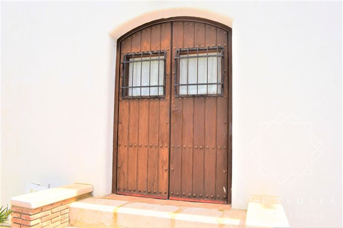 Image No.41-5 Bed Property for sale